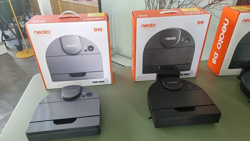 Neato-D8-D9-D10-Vacuum-Robot